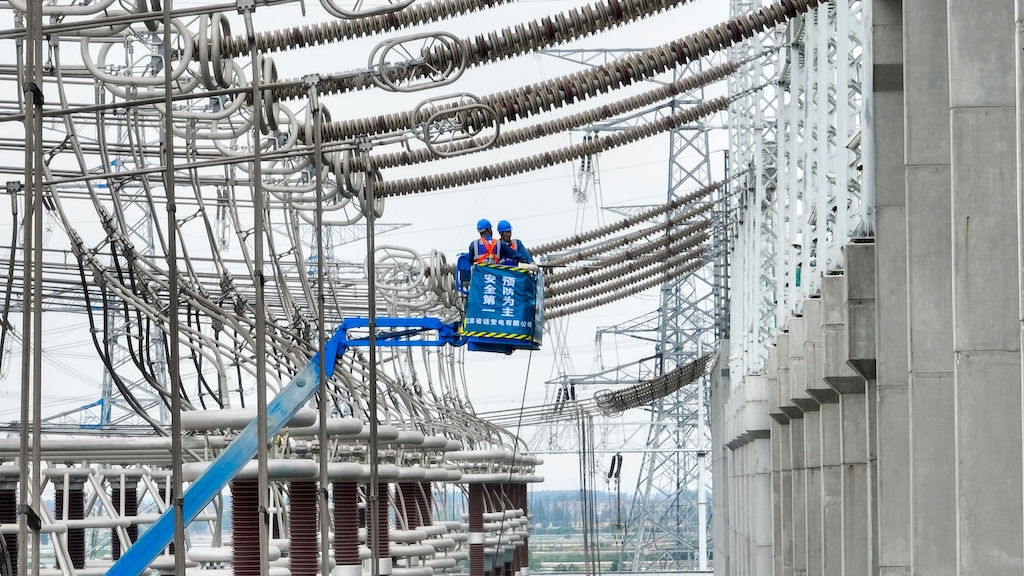 Maintenance work taking place at Taizhou Converter Station in Taizhou, Jiangsu province, China. Credit: Sipa US / Alamy Stock Photo. Image ID: 2R3YG5D