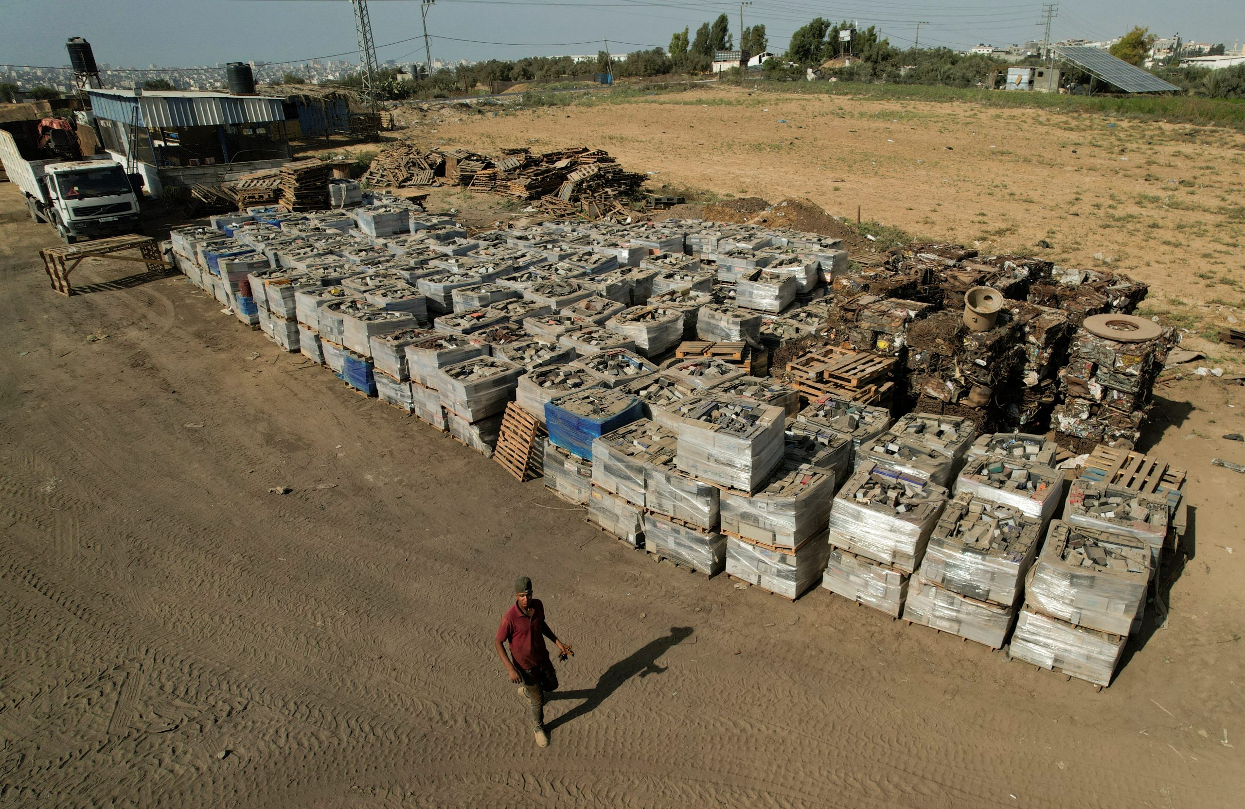How do people in Gaza have light for their tents?