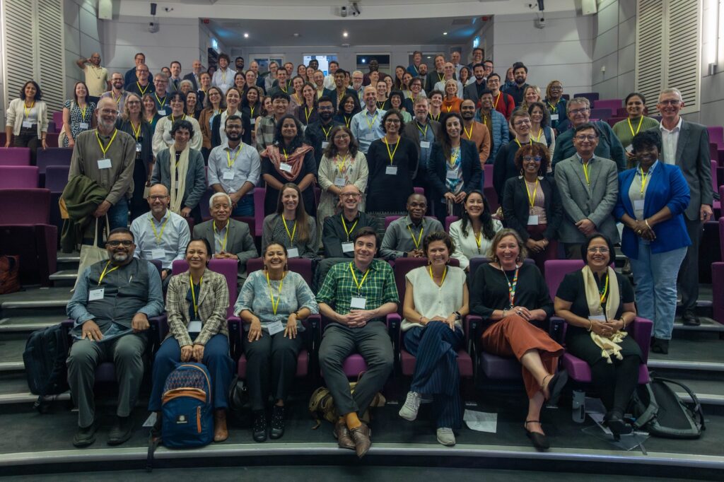 Attendees of the “mobility in adaptation to climate change” conference. 