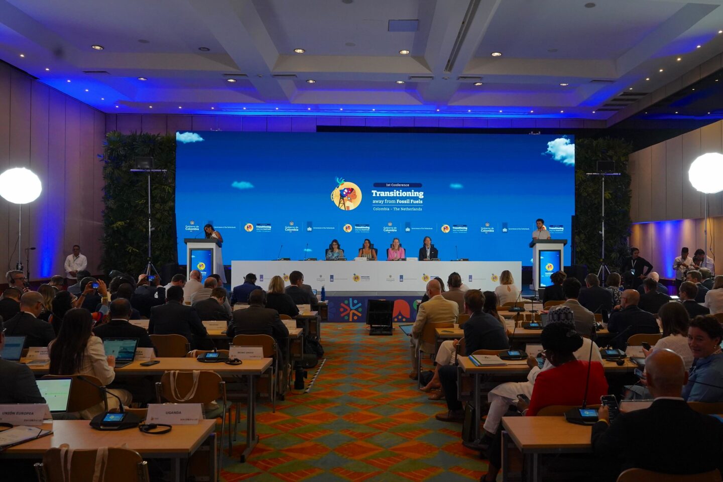 Plenary of the first conference on the Transition Away from Fossil Fuels in Santa Marta. (Photo: Ministry of Environment of Colombia)