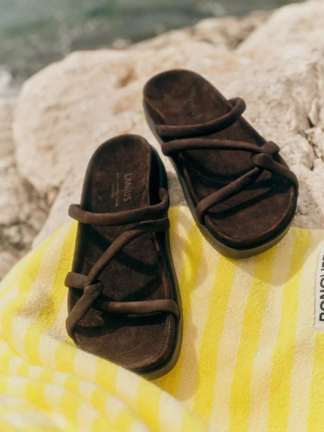 Strappy brown vegetable-tanned sandals made in Europe