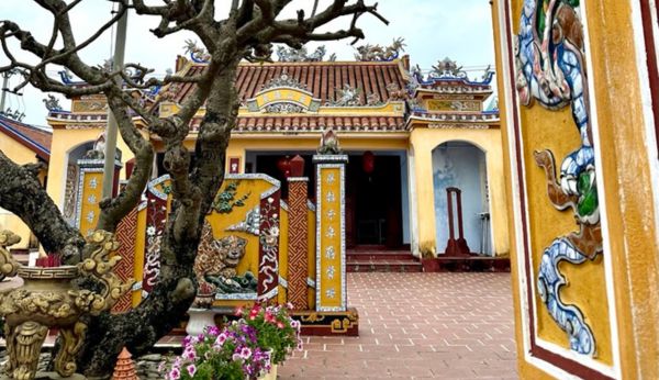 The outside of a whale temple in Lăng Ngư Ông Nam Ô, Vietnam