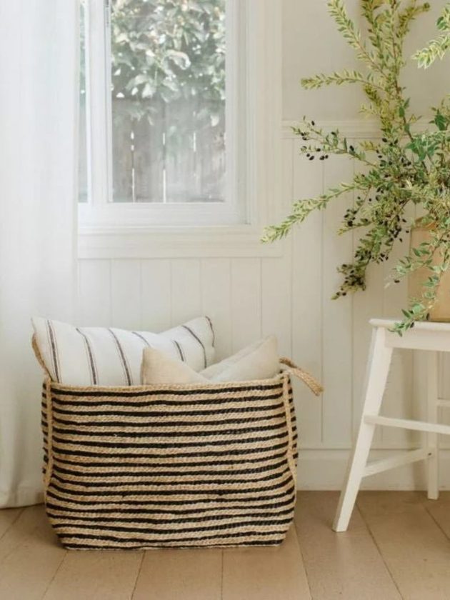 Jute beige and black striped natural basket