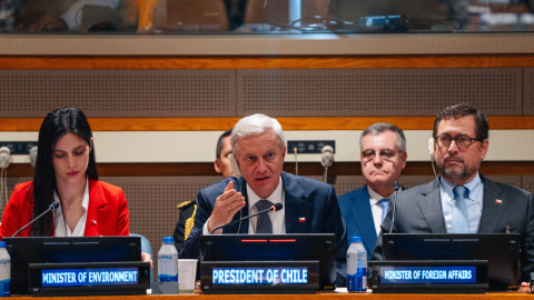 Chile's President José Antonio Kast (centre) promotes Valparaíso's bid to host the High Seas Treaty secretariat at the United Nations in New York in September 2026, flanked by environment minister Francisca Toledo (left) and foreign minister Francisco Pérez Mackenna. (Photo: Chilean Ministry of Foreign Affairs)